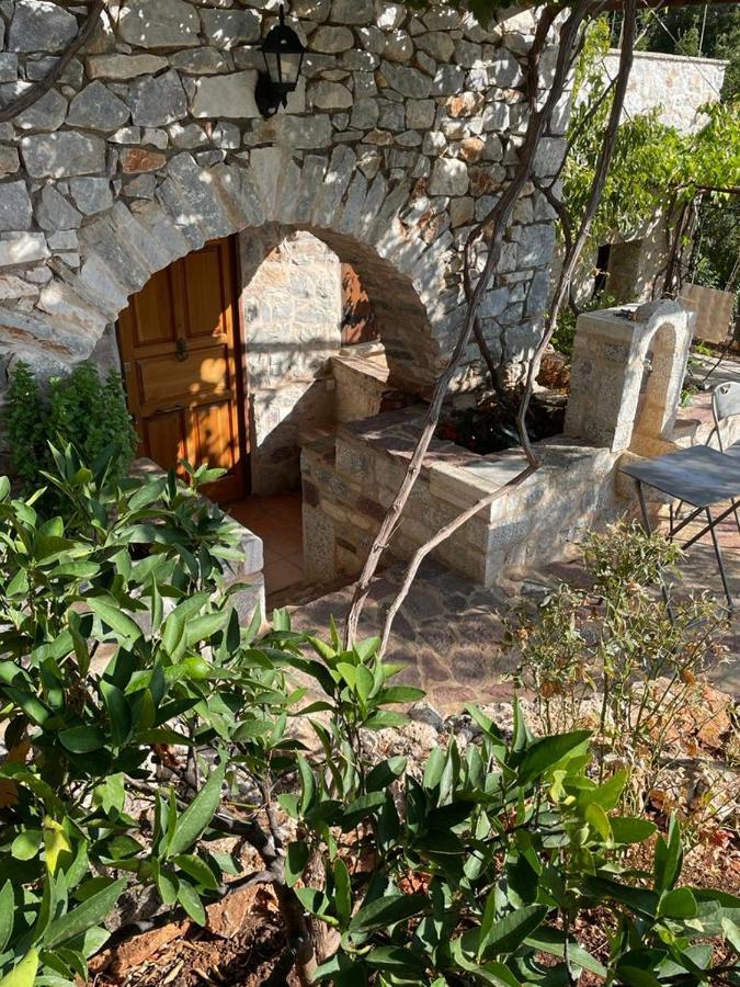 Find Your Peace In A Traditional Country House!! Láyia Exterior foto
